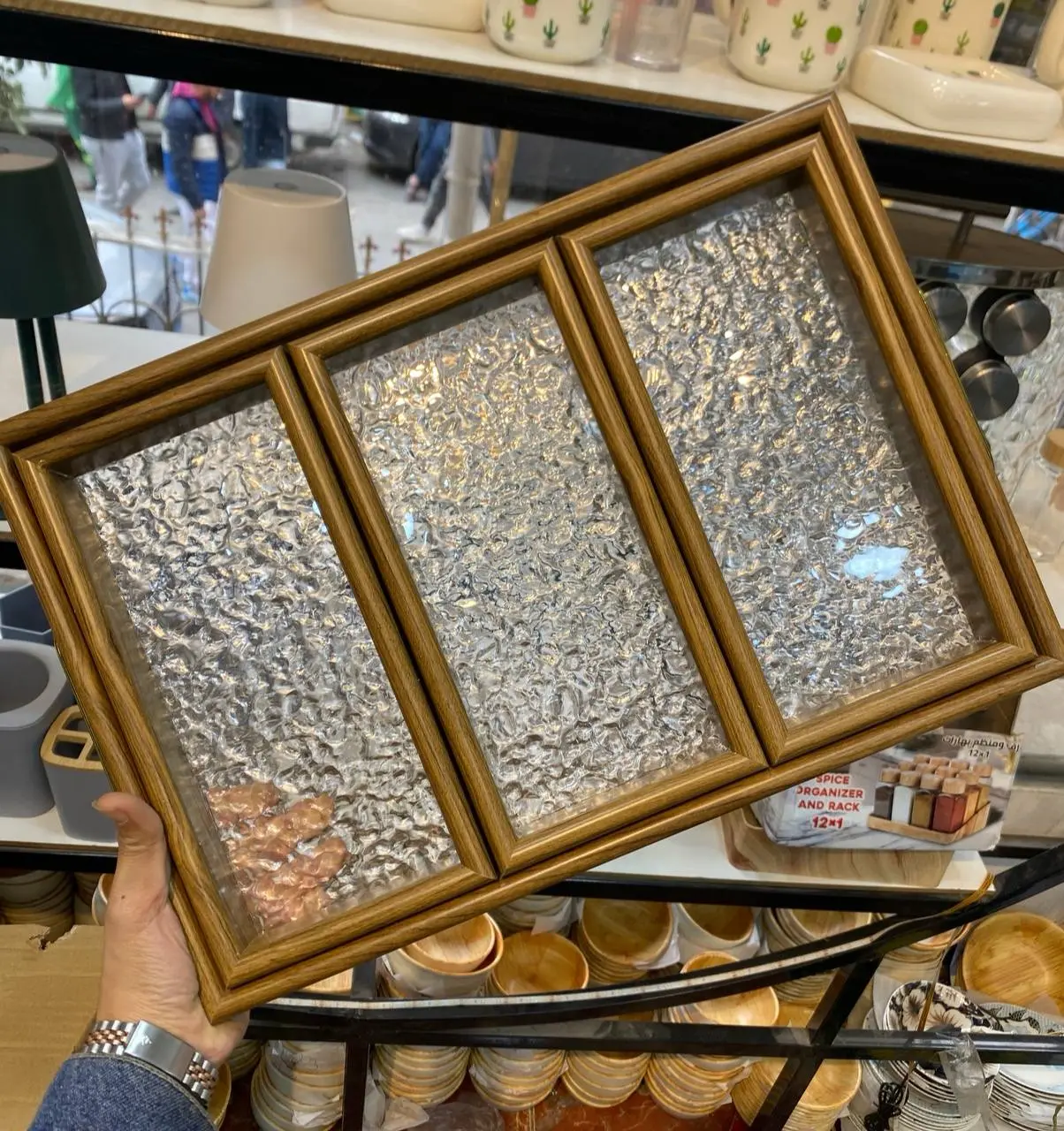 صنيه التسالي خشب في اكريليك