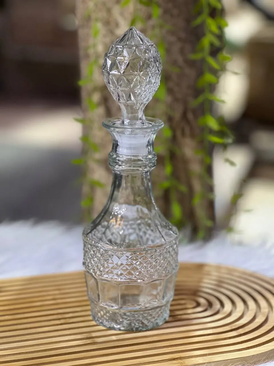 زجاجة قاروره بشكل مميز